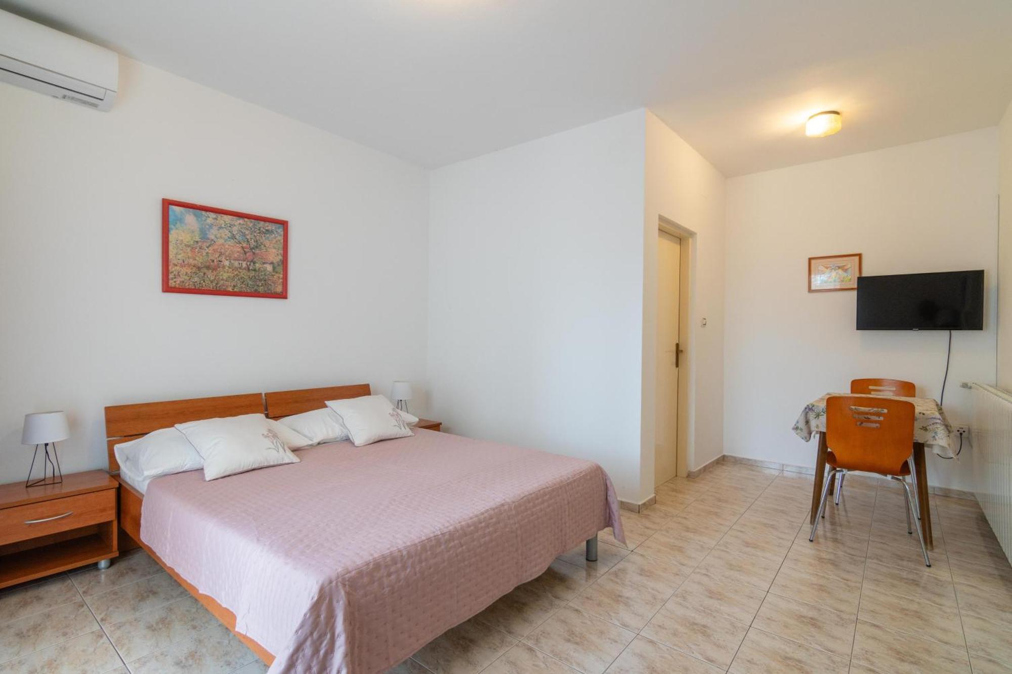 Apartments With A Parking Space Mandre, Pag - 18748 โคลัน ภายนอก รูปภาพ