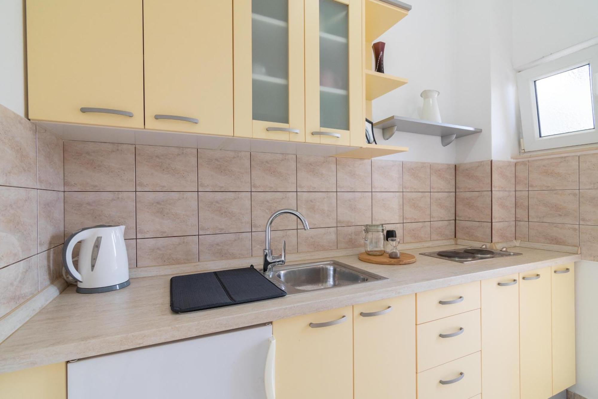 Apartments With A Parking Space Mandre, Pag - 18748 โคลัน ภายนอก รูปภาพ