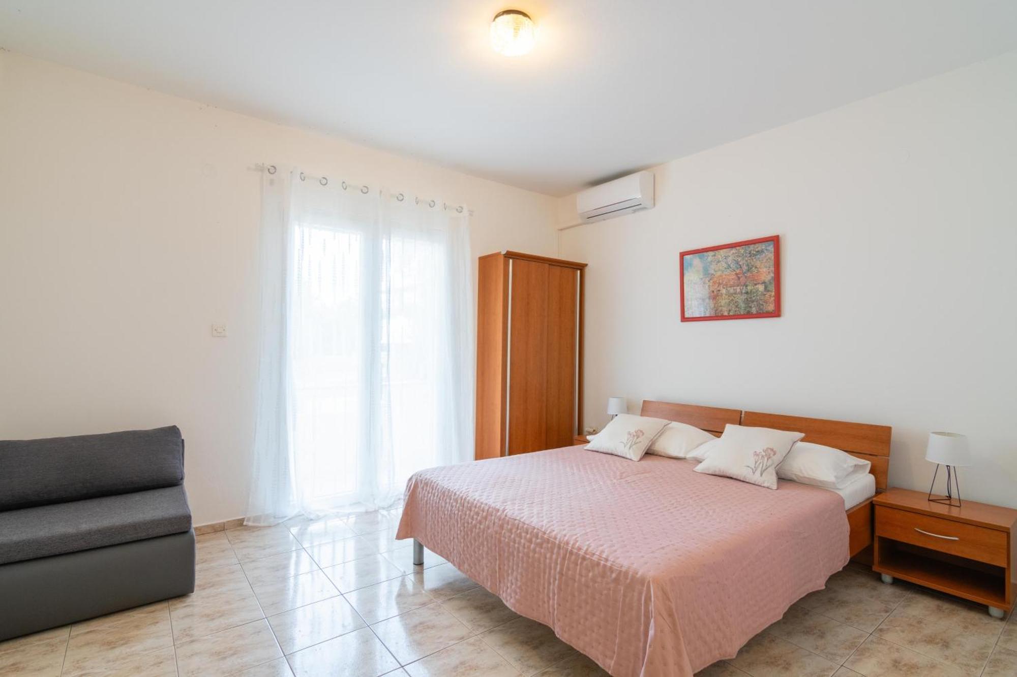 Apartments With A Parking Space Mandre, Pag - 18748 โคลัน ภายนอก รูปภาพ