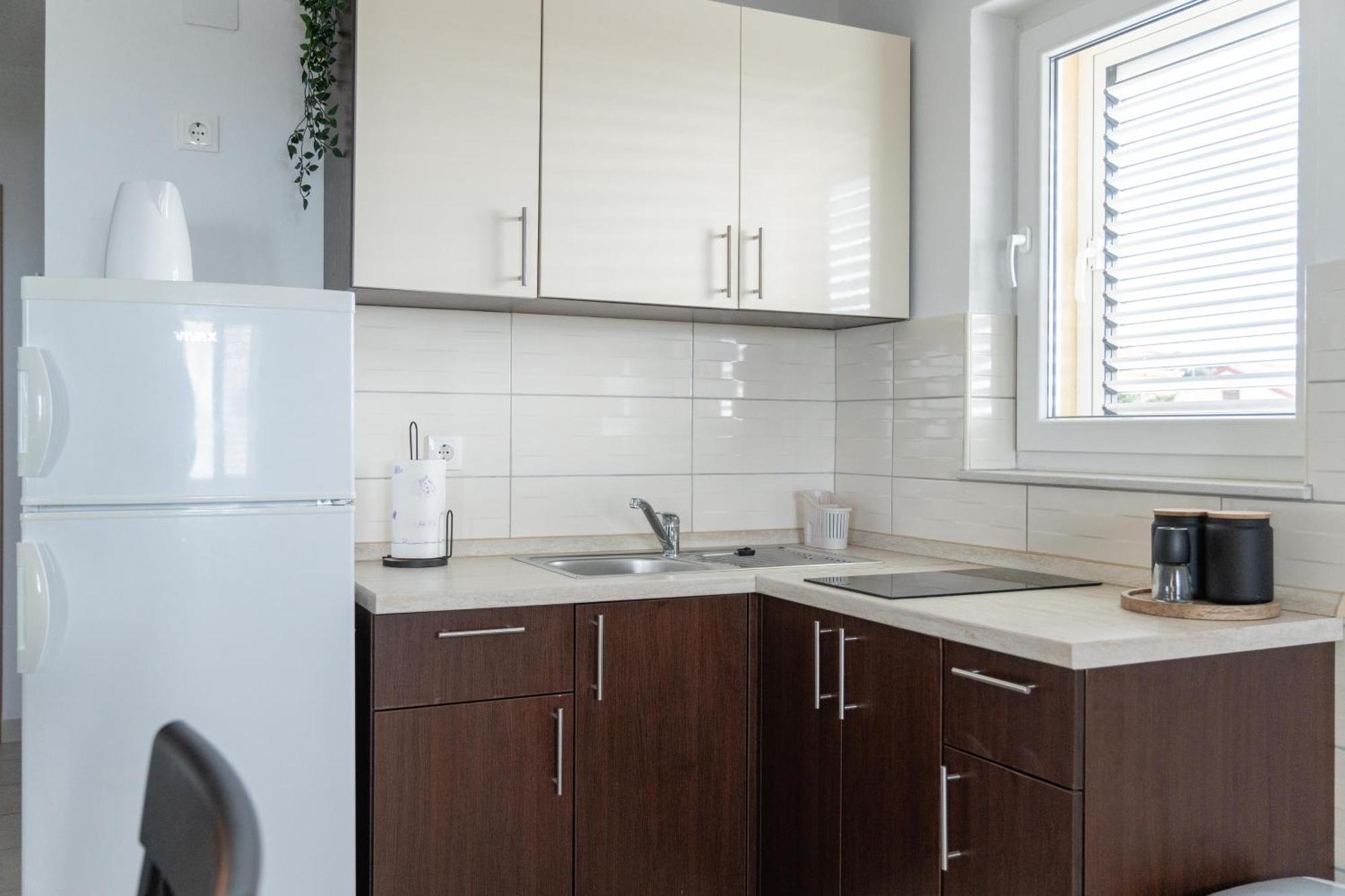 Apartments With A Parking Space Mandre, Pag - 18748 โคลัน ภายนอก รูปภาพ