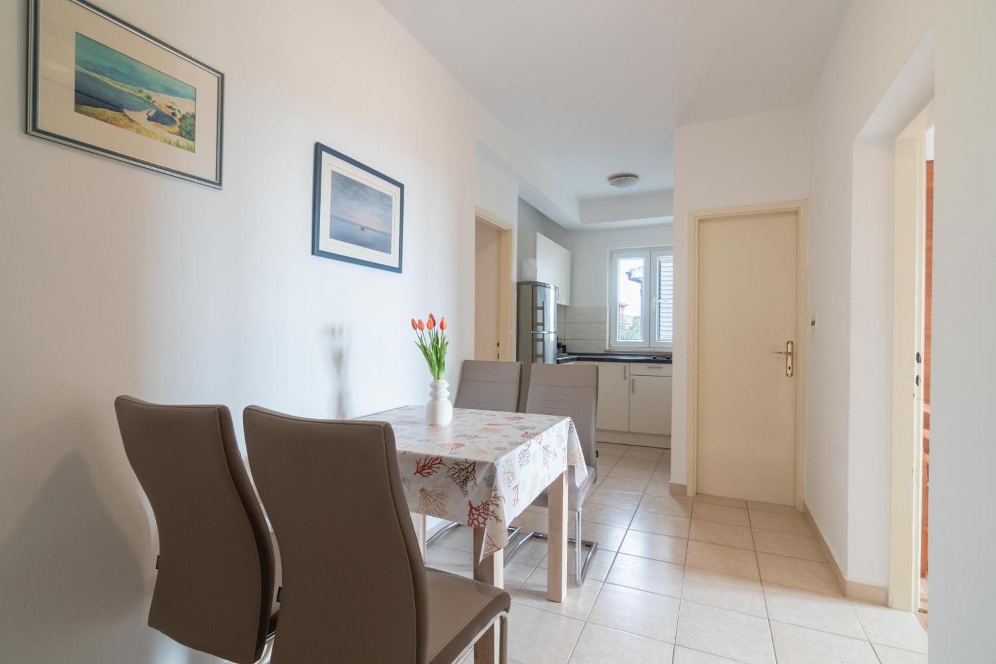 Apartments With A Parking Space Mandre, Pag - 18748 โคลัน ภายนอก รูปภาพ