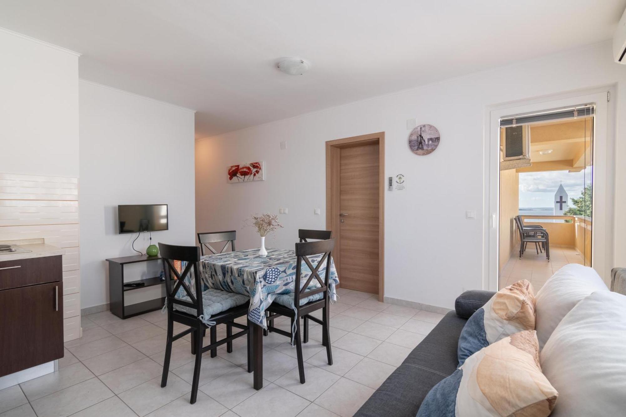 Apartments With A Parking Space Mandre, Pag - 18748 โคลัน ภายนอก รูปภาพ