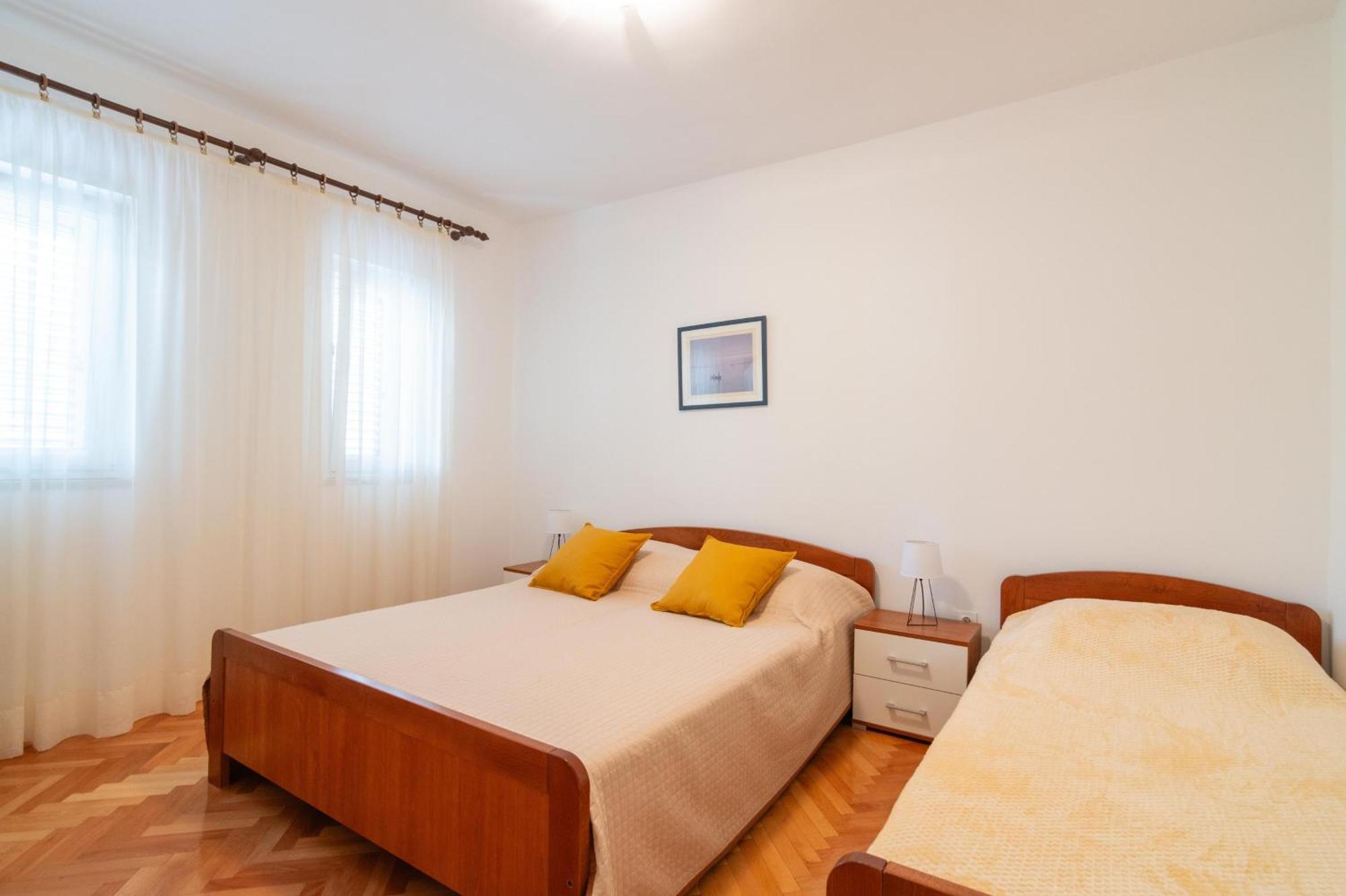 Apartments With A Parking Space Mandre, Pag - 18748 โคลัน ภายนอก รูปภาพ