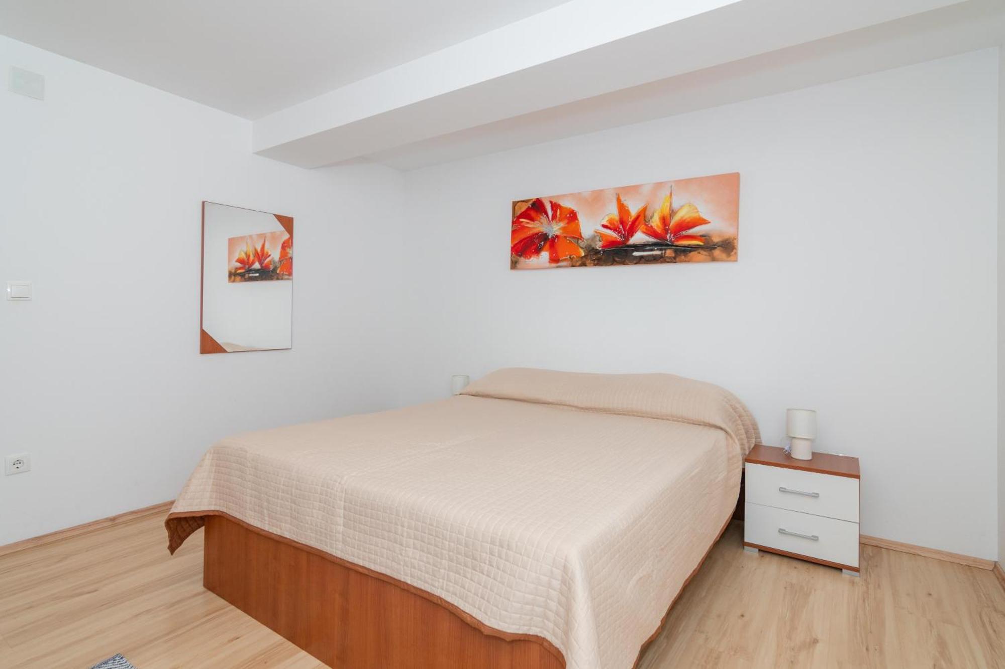 Apartments With A Parking Space Mandre, Pag - 18748 โคลัน ภายนอก รูปภาพ