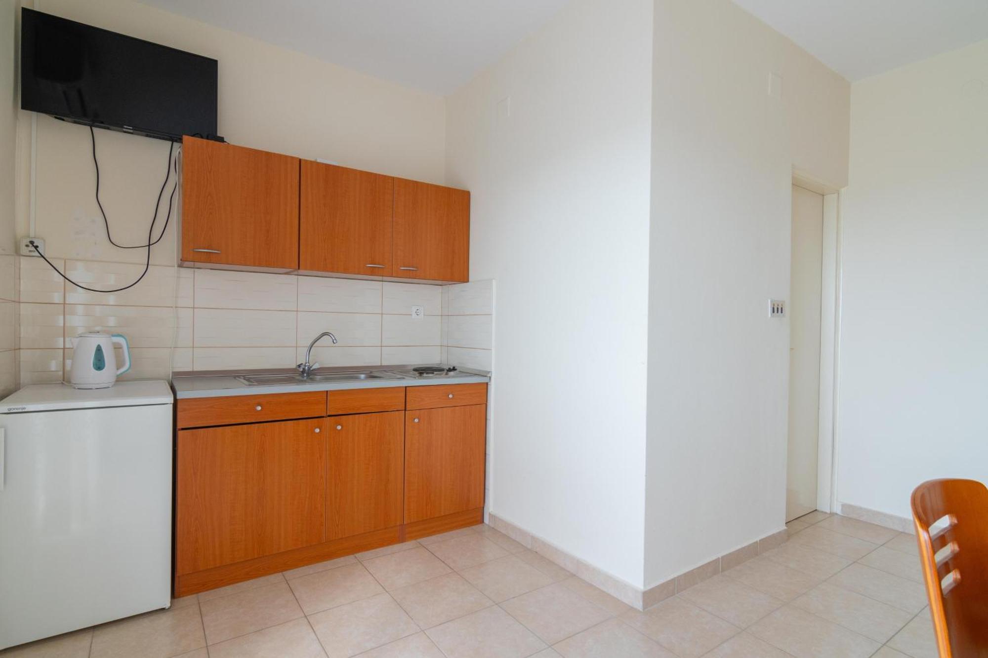 Apartments With A Parking Space Mandre, Pag - 18748 โคลัน ภายนอก รูปภาพ